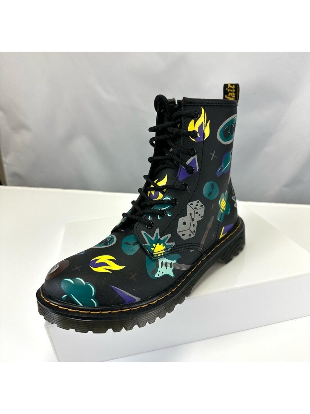 Dr Martens NEW sticker 1460 boots 8 Hole Womens Size 6 leather Lace up Indie - Picture 4 of 11
